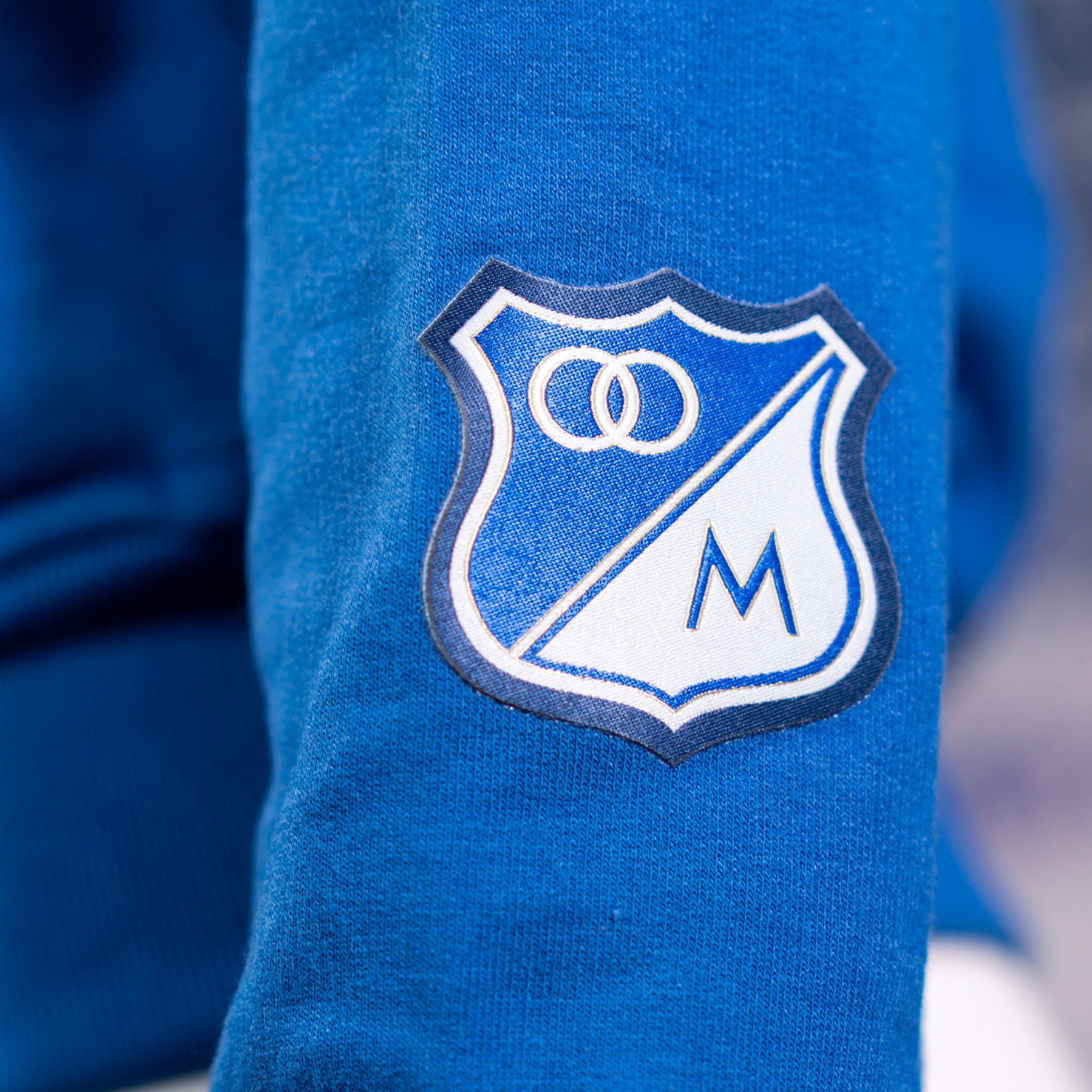 #AZUL_REY